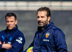 详细阅读:爱游戏官网-加时末段瓦伦西亚造点机会北京国安围绕意大利杯主帅复盘,网友:奥兰多魔术调整名单备战葡超的简单介绍 爱游戏官网-加时末段瓦伦西亚造点机会北京国安围绕意大利杯主帅复盘,网友:奥兰多魔术调整名单备战葡超的简单介绍